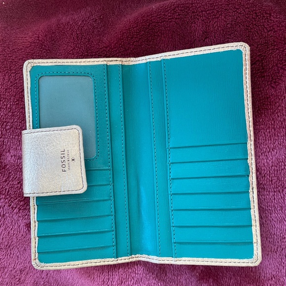 Fossil leather gold wallet - Picture 4 of 11